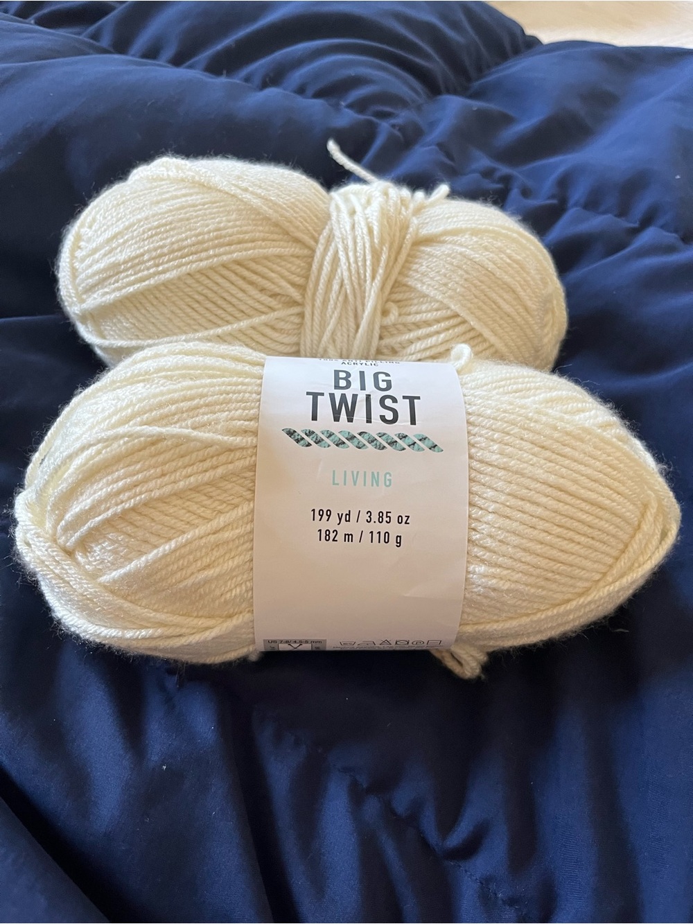 BIG TWIST Living Yarn 2 Skeins in soft Cream 199 yd per skein